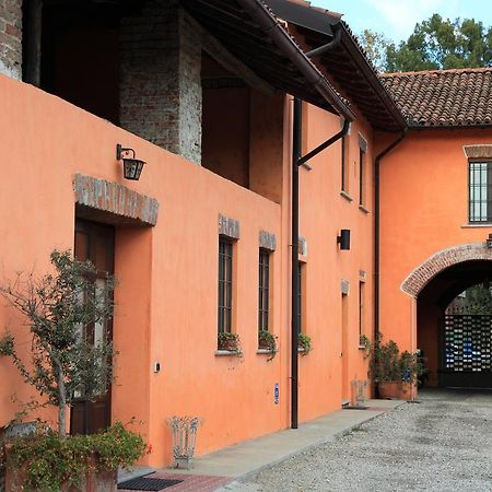 Locate di Triulzi Alloggio Agrituristico Cascina Tappa المظهر الخارجي الصورة