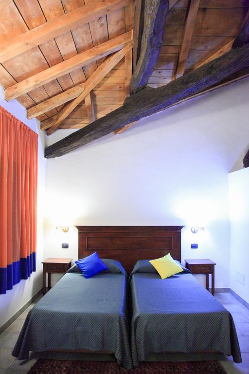 Locate di Triulzi Alloggio Agrituristico Cascina Tappa المظهر الخارجي الصورة