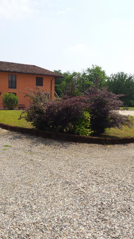 Locate di Triulzi Alloggio Agrituristico Cascina Tappa المظهر الخارجي الصورة