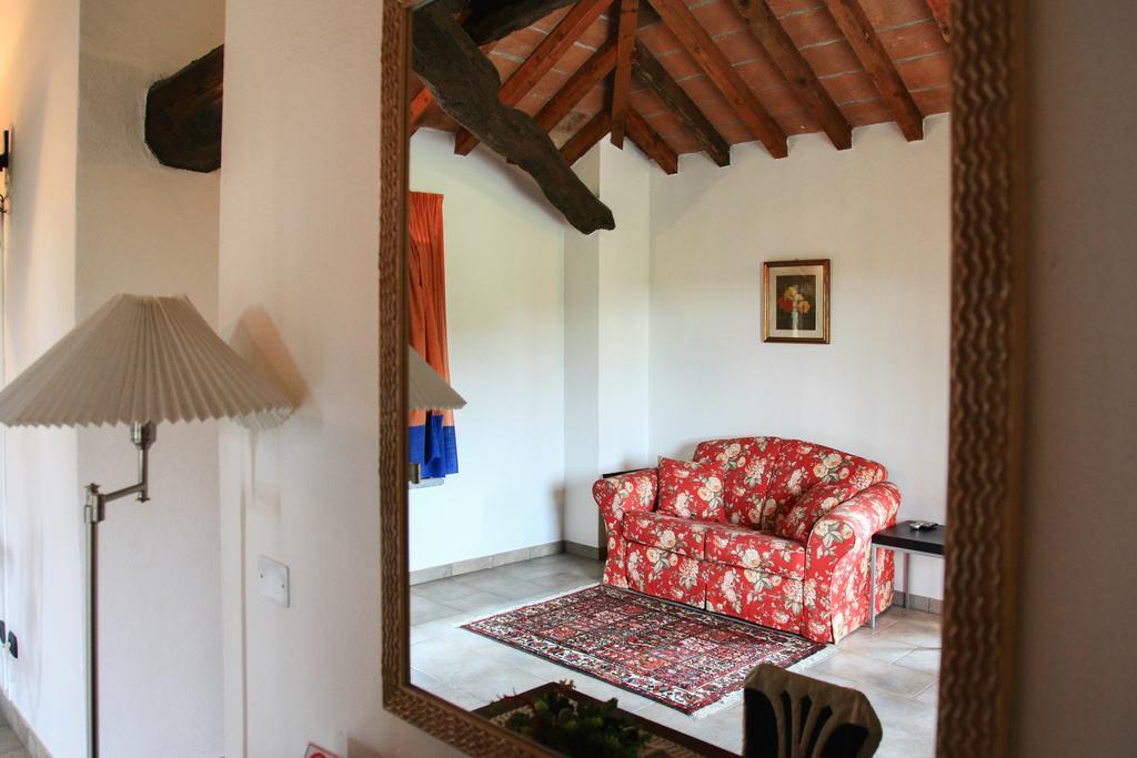 Locate di Triulzi Alloggio Agrituristico Cascina Tappa المظهر الخارجي الصورة