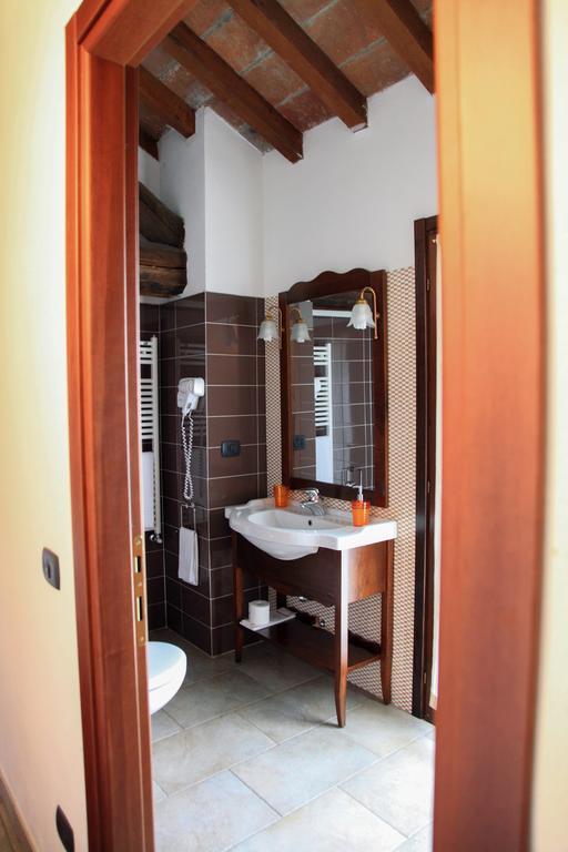 Locate di Triulzi Alloggio Agrituristico Cascina Tappa المظهر الخارجي الصورة