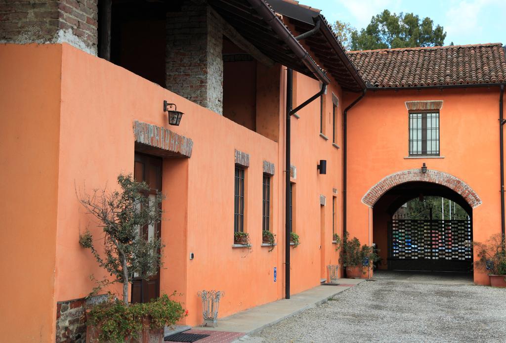 Locate di Triulzi Alloggio Agrituristico Cascina Tappa المظهر الخارجي الصورة
