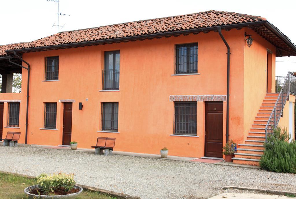 Locate di Triulzi Alloggio Agrituristico Cascina Tappa المظهر الخارجي الصورة