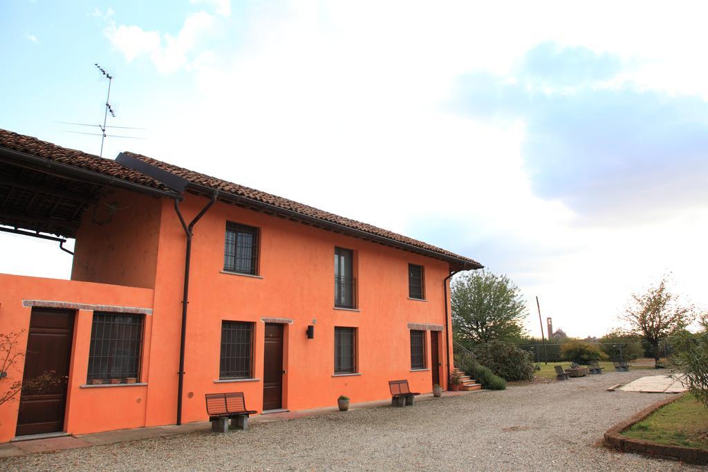 Locate di Triulzi Alloggio Agrituristico Cascina Tappa المظهر الخارجي الصورة